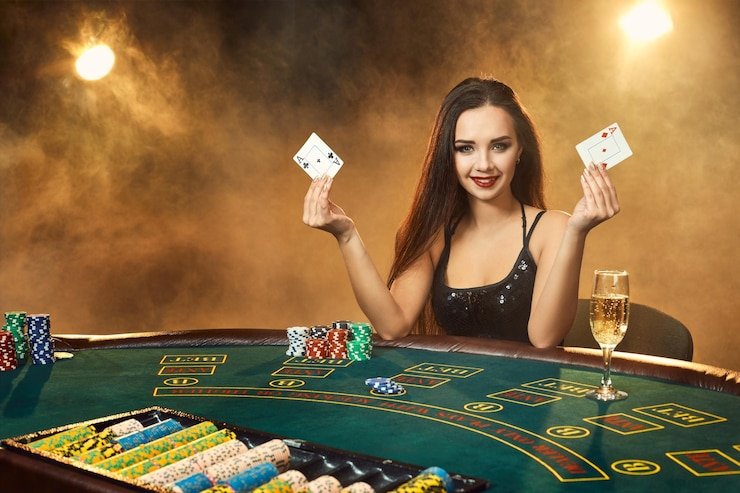 Pengguna hobby olahraga mengakses promo bonus harian warga777 melalui smartphone di berbagai kota Indonesia
